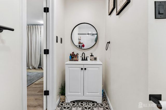 112 Michaels Court, Woodbridge Proper, NJ 07095