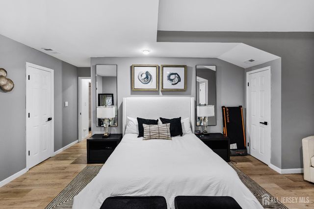 112 Michaels Court, Woodbridge Proper, NJ 07095