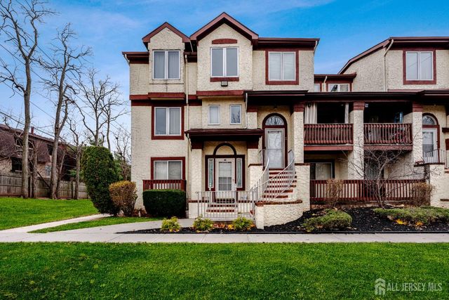 112 Michaels Court, Woodbridge Proper, NJ 07095