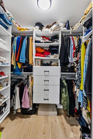 112 Michaels Court, Woodbridge Proper, NJ 07095