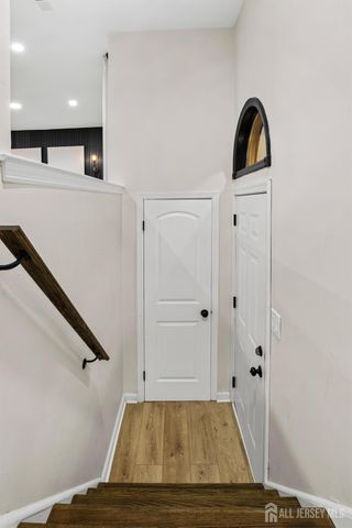 112 Michaels Court, Woodbridge Proper, NJ 07095