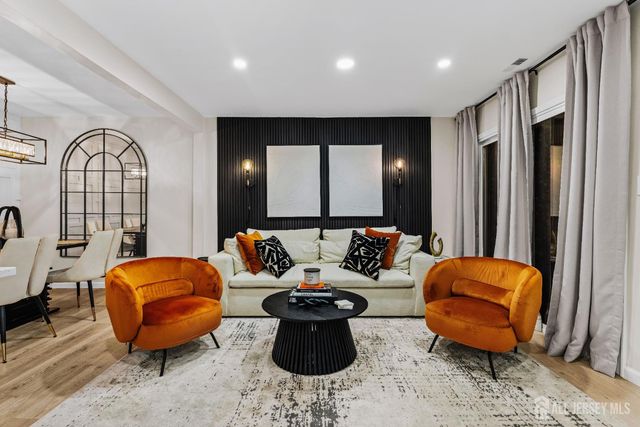 112 Michaels Court, Woodbridge Proper, NJ 07095