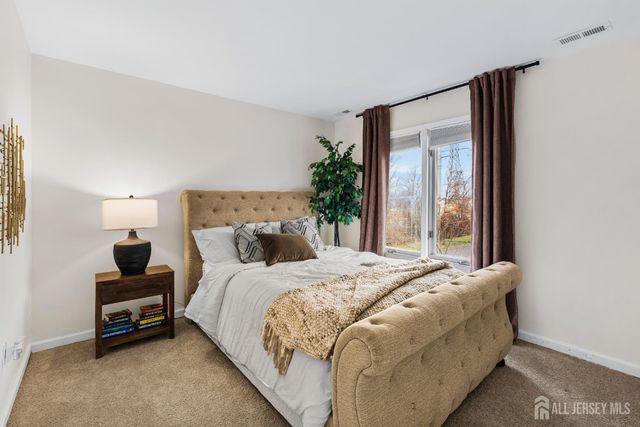 112 Michaels Court, Woodbridge Proper, NJ 07095