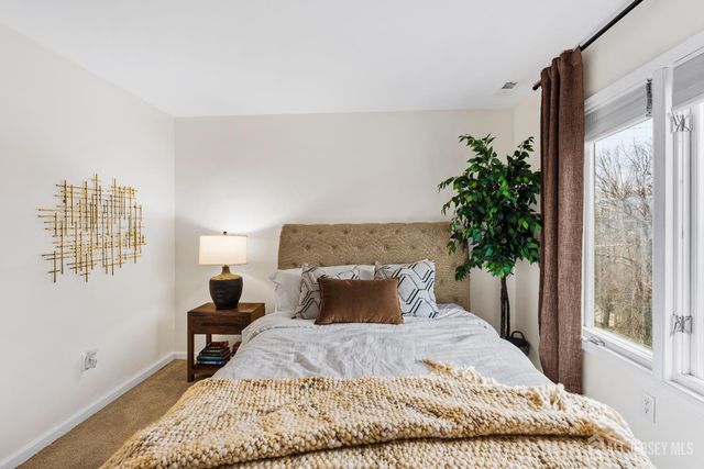 112 Michaels Court, Woodbridge Proper, NJ 07095