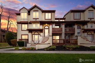 112 Michaels Court, Woodbridge Proper, NJ 07095