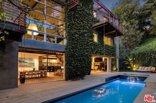 562 Stassi Lane, Santa Monica, CA 90402