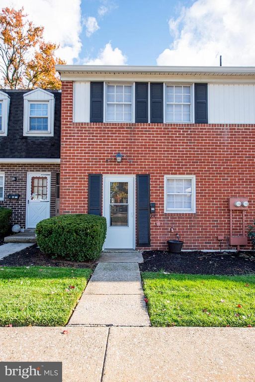 724 COLONY DR, York, PA 17404