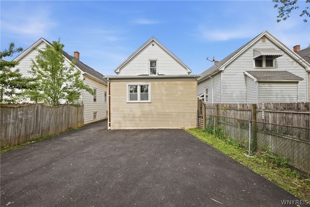 53 Roslyn Street, Buffalo, NY 14211