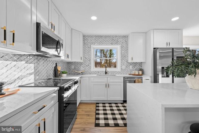 4405 LAUREL RD, Alexandria, VA 22309