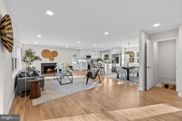 4405 LAUREL RD, Alexandria, VA 22309