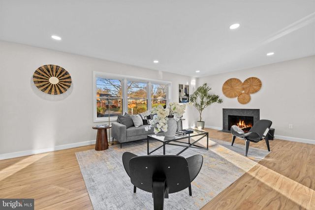 4405 LAUREL RD, Alexandria, VA 22309