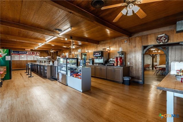 212 S Hickory Street, Abbott, TX 76621