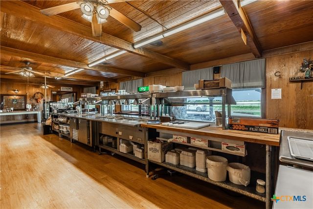 212 S Hickory Street, Abbott, TX 76621