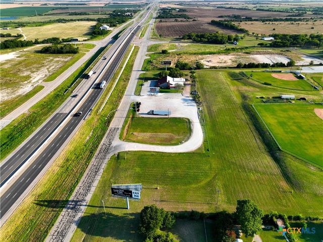 212 S Hickory Street, Abbott, TX 76621