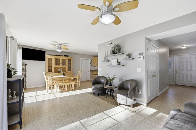 63 Autumn St, Agawam, MA 01001