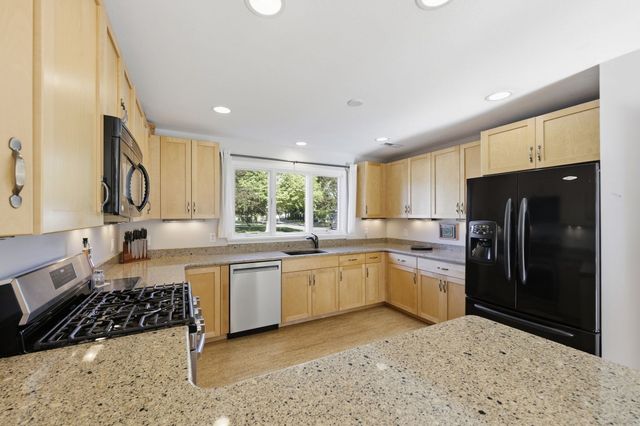 63 Autumn St, Agawam, MA 01001