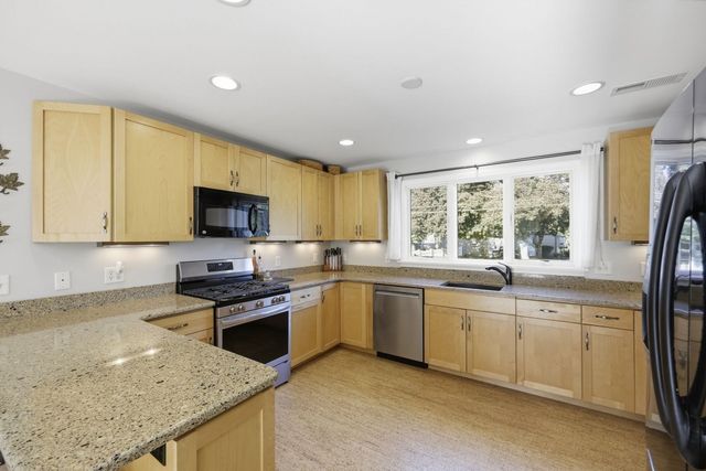 63 Autumn St, Agawam, MA 01001