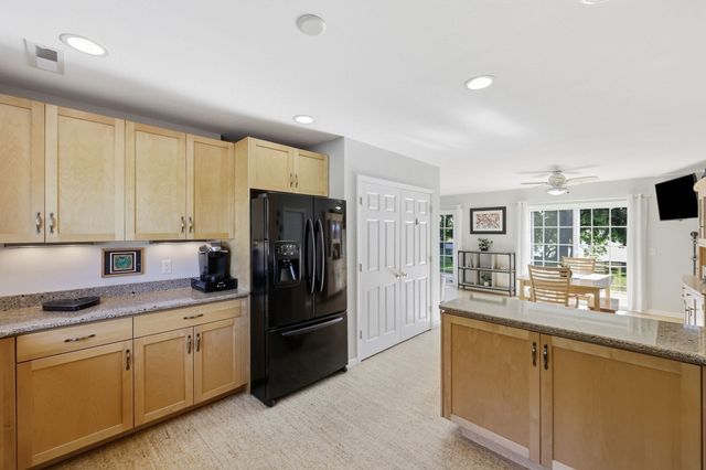63 Autumn St, Agawam, MA 01001