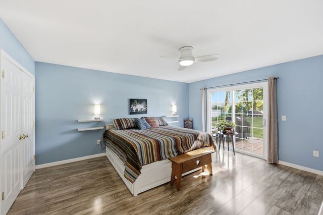 63 Autumn St, Agawam, MA 01001