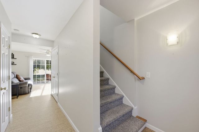 63 Autumn St, Agawam, MA 01001