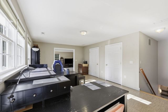 63 Autumn St, Agawam, MA 01001