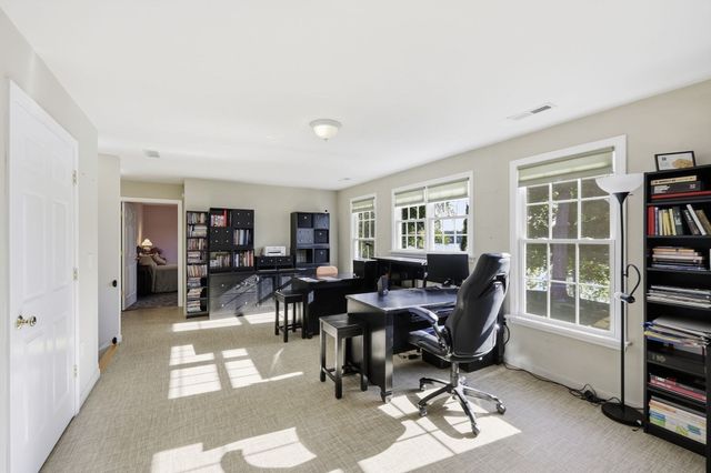 63 Autumn St, Agawam, MA 01001