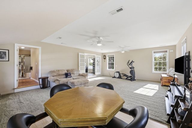 63 Autumn St, Agawam, MA 01001