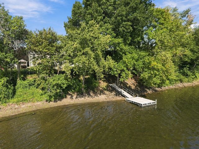 63 Autumn St, Agawam, MA 01001