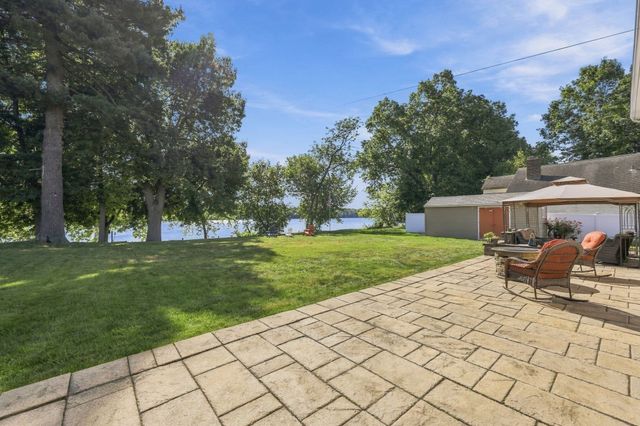 63 Autumn St, Agawam, MA 01001