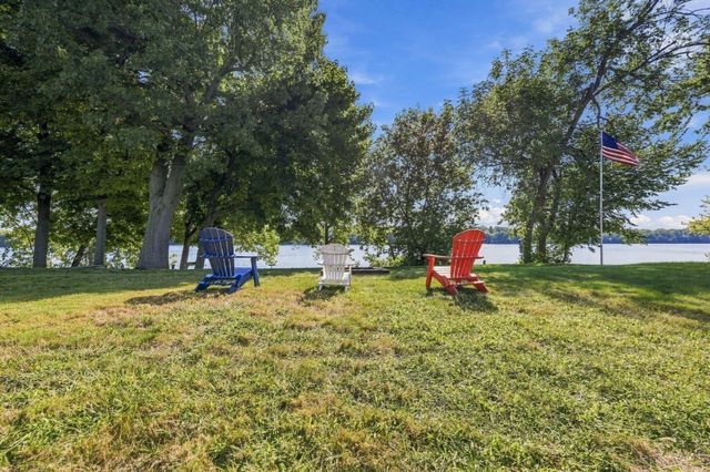 63 Autumn St, Agawam, MA 01001