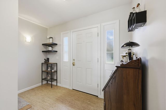 63 Autumn St, Agawam, MA 01001