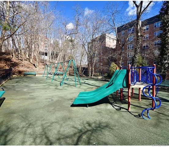 1 Sadore Lane 2W, Yonkers, NY 10710