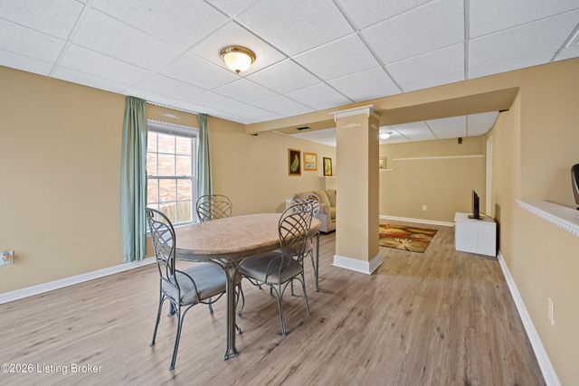 5613 Braulio Ct, Louisville, KY 40291