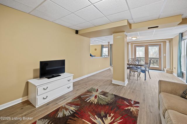 5613 Braulio Ct, Louisville, KY 40291