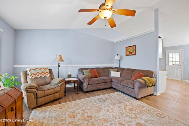 5613 Braulio Ct, Louisville, KY 40291