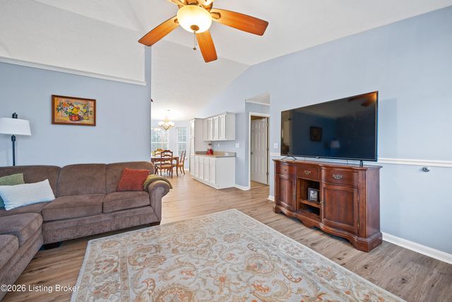 5613 Braulio Ct, Louisville, KY 40291