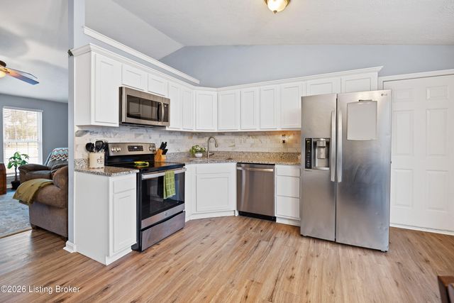 5613 Braulio Ct, Louisville, KY 40291