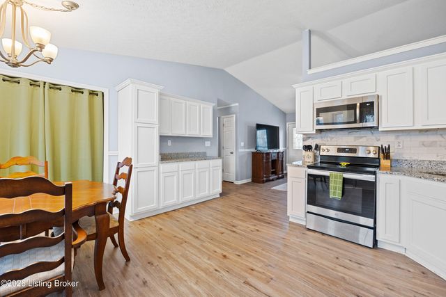 5613 Braulio Ct, Louisville, KY 40291