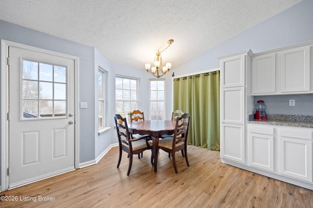 5613 Braulio Ct, Louisville, KY 40291