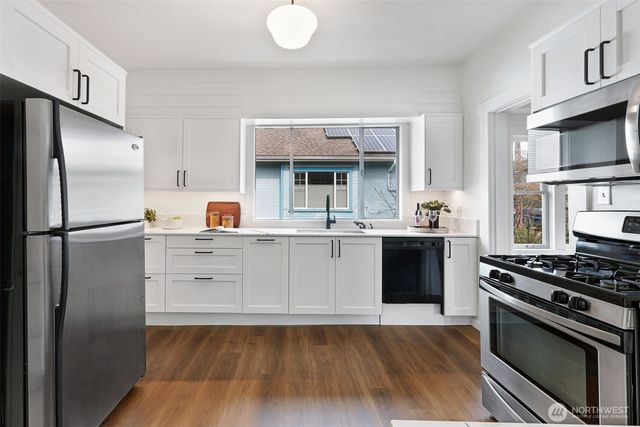 7043 24th Avenue NW, Seattle, WA 98117