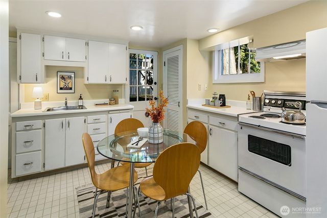 707 Lake Washington Boulevard S, Seattle, WA 98144