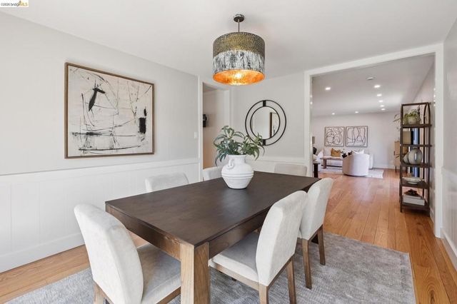 921 Underhills Rd, Oakland, CA 94610