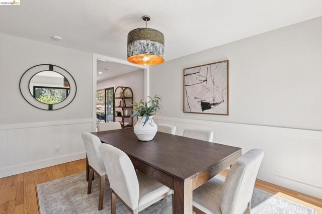 921 Underhills Rd, Oakland, CA 94610