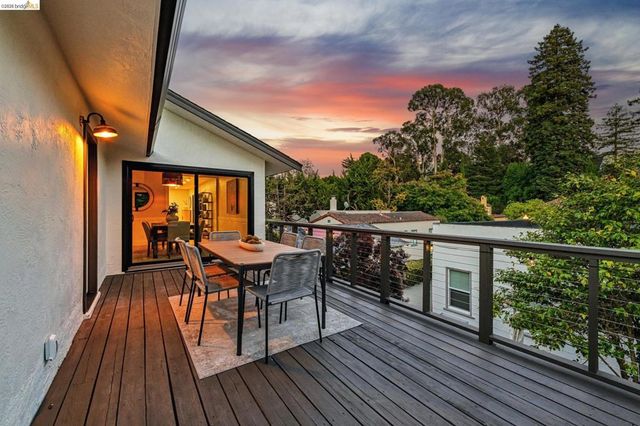 921 Underhills Rd, Oakland, CA 94610