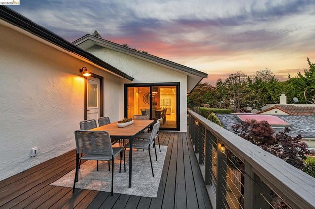 921 Underhills Rd, Oakland, CA 94610