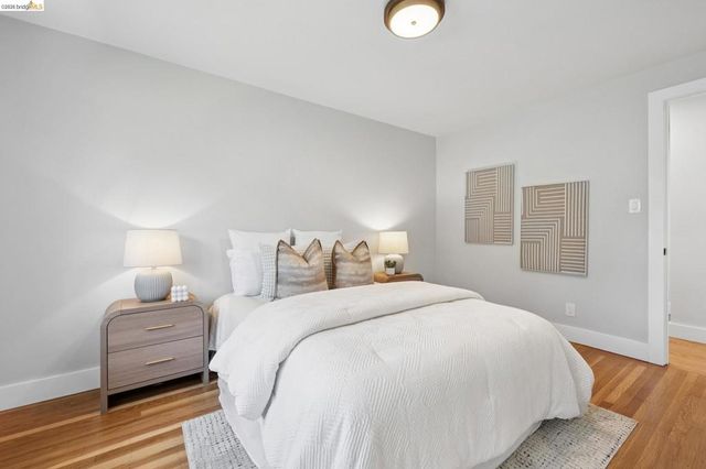 921 Underhills Rd, Oakland, CA 94610