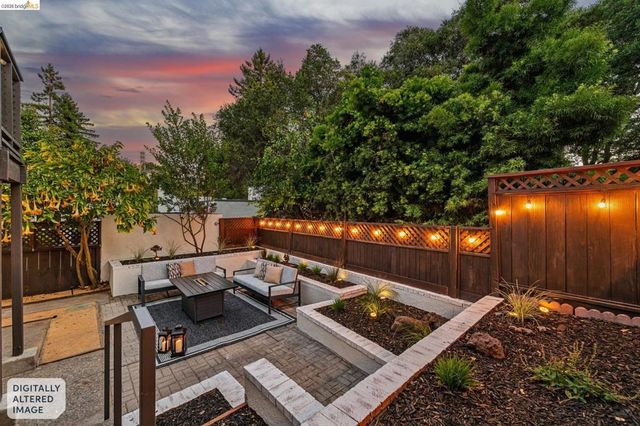 921 Underhills Rd, Oakland, CA 94610