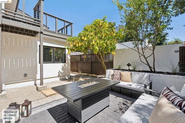 921 Underhills Rd, Oakland, CA 94610