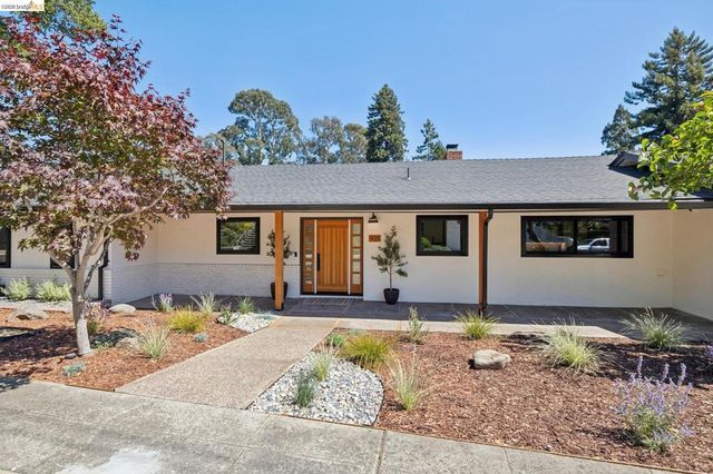 921 Underhills Rd, Oakland, CA 94610