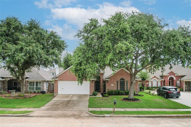 210 Leisure Drive, Stafford, TX 77477